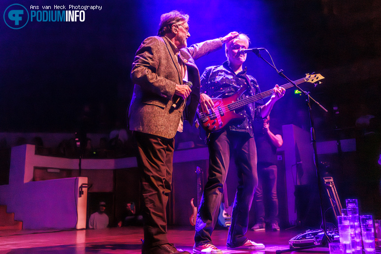 Het Goede Doel Revival op Het Goede Doel Revival Ft. Henk Westbroek - 06/02 - TivoliVredenburg foto