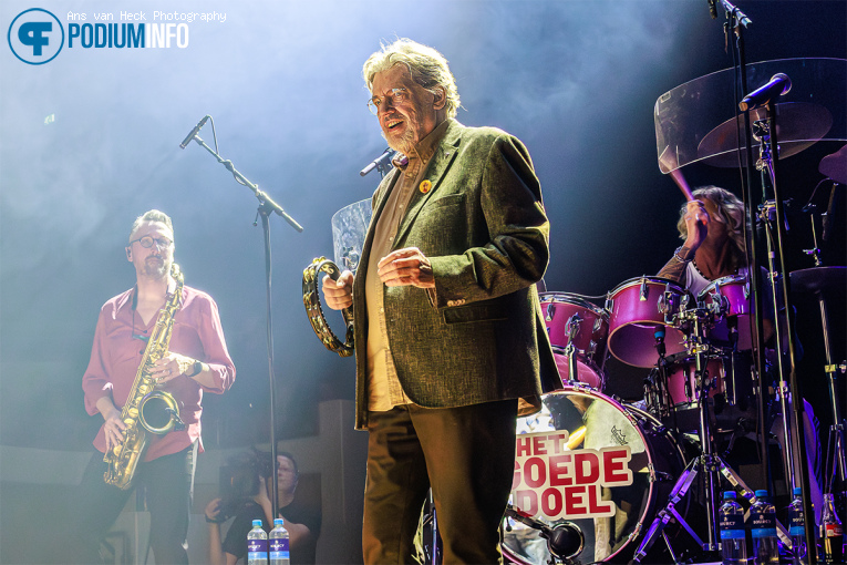 Het Goede Doel Revival op Het Goede Doel Revival Ft. Henk Westbroek - 06/02 - TivoliVredenburg foto