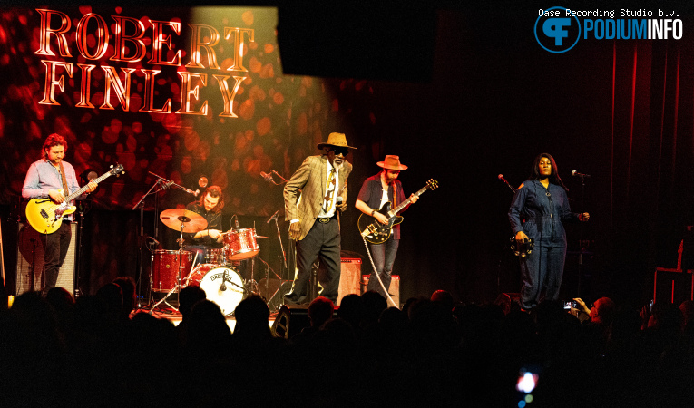 Robert Finley op Robert Finley - 04/03 - Hedon foto