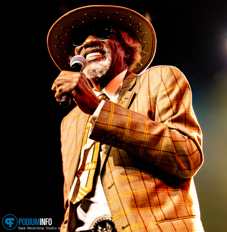 Robert Finley op Robert Finley - 04/03 - Hedon foto