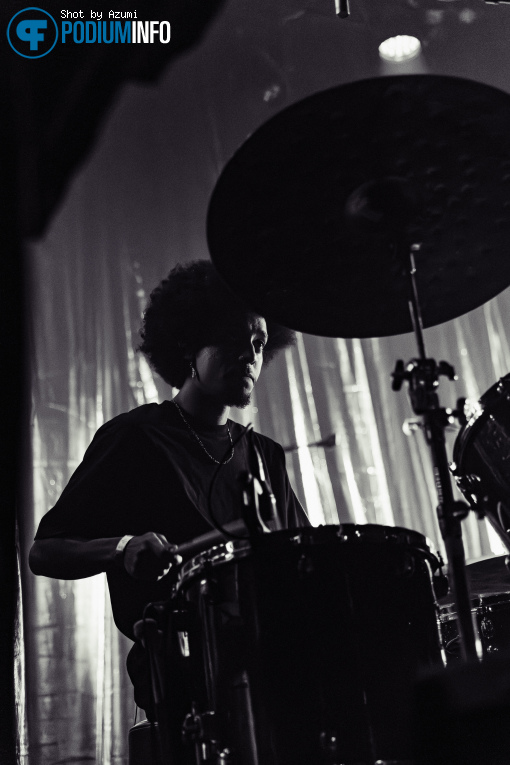 Kilu op Good Neighbours - 02/03 - Melkweg foto