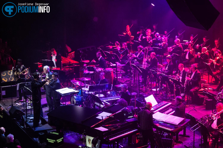 Metropole Orkest op Metropole Orkest feat. Marcus Miller & John Beasley - 12/03 - TivoliVredenburg foto