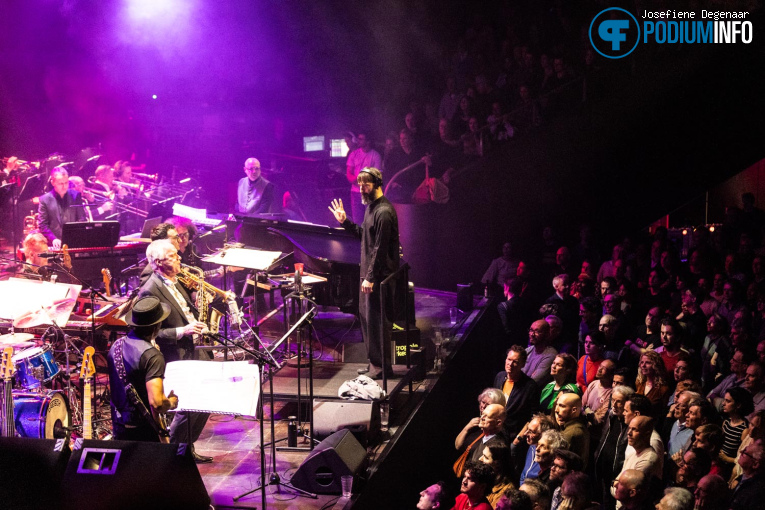 Metropole Orkest op Metropole Orkest feat. Marcus Miller & John Beasley - 12/03 - TivoliVredenburg foto