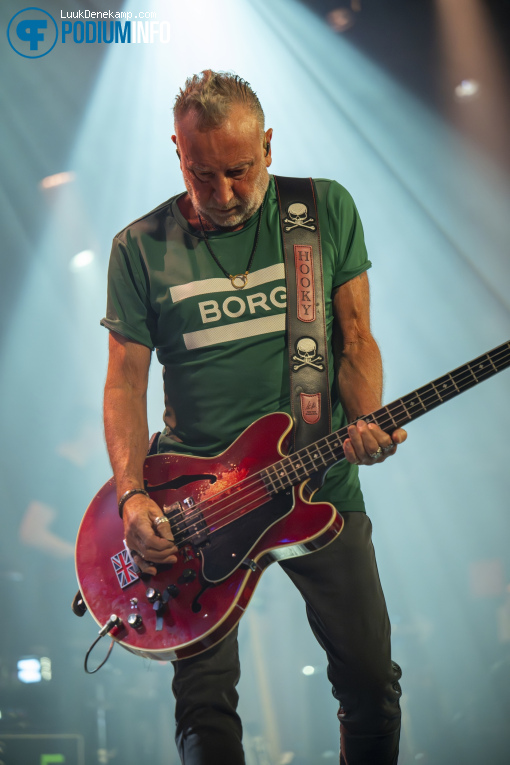 Peter Hook & The Light op Peter Hook & The Light - 17/03 - Melkweg foto