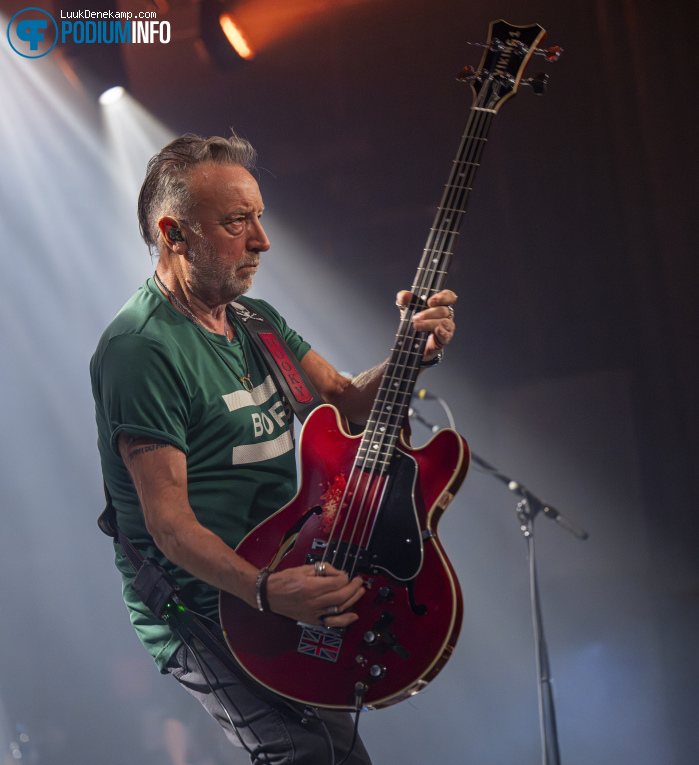 Peter Hook & The Light op Peter Hook & The Light - 17/03 - Melkweg foto