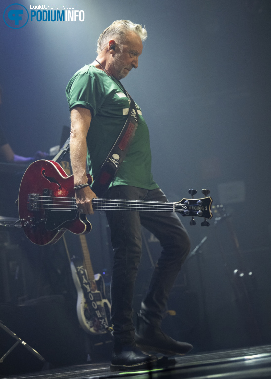 Peter Hook & The Light op Peter Hook & The Light - 17/03 - Melkweg foto