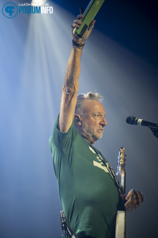 Peter Hook & The Light op Peter Hook & The Light - 17/03 - Melkweg foto