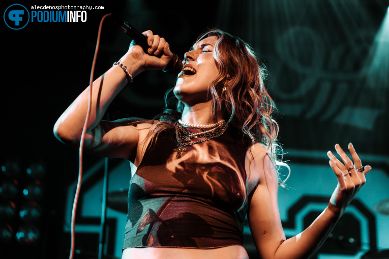 Renee Rose op Call It Off Plays Taylor Swift - 20/03 - De Helling foto