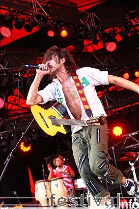 Gogol Bordello op Roskilde 2009 foto