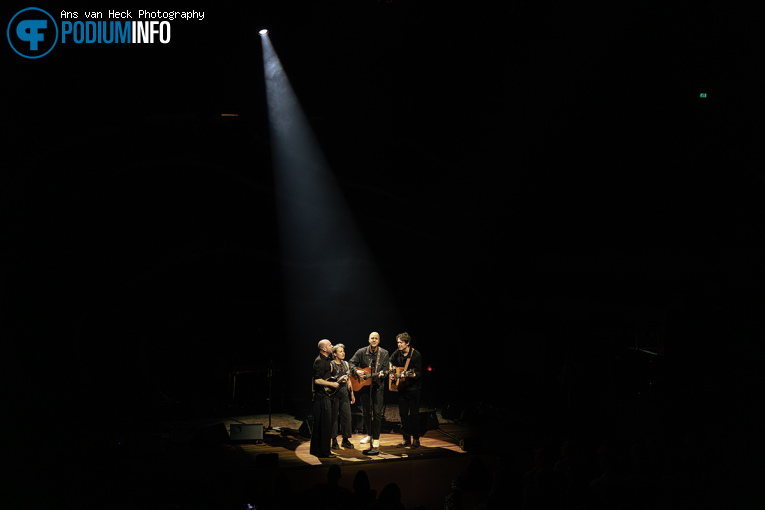 Milow op Milow - 01/04 - TivoliVredenburg foto