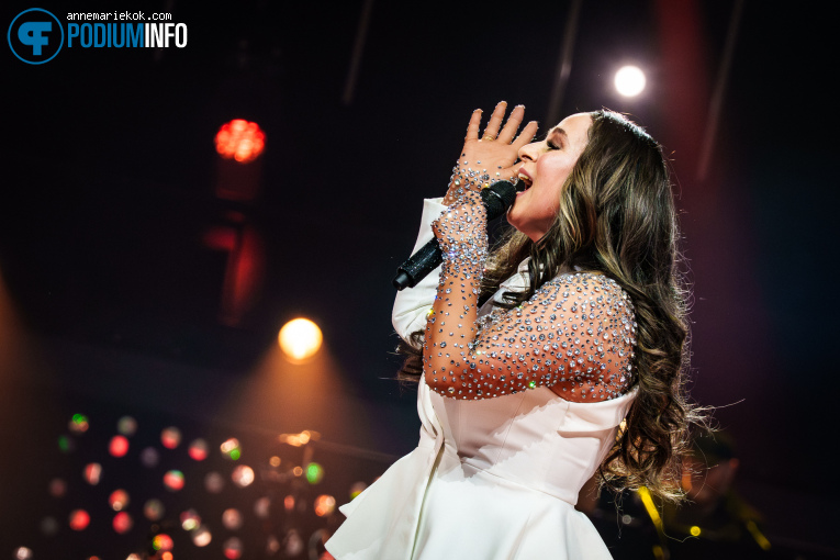 Trijntje Oosterhuis op Ladies of Soul - 03/04 - Ziggo Dome foto