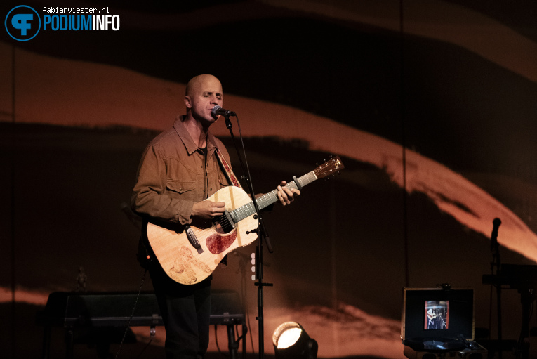 Milow op Milow - Boy Made Out Of Stars - 09/04 - Parkstad Limburg Theaters foto