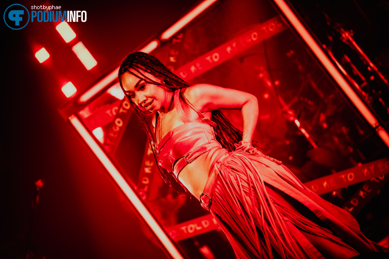 Leigh-Anne op Leigh-Anne - 15/04 - Melkweg foto