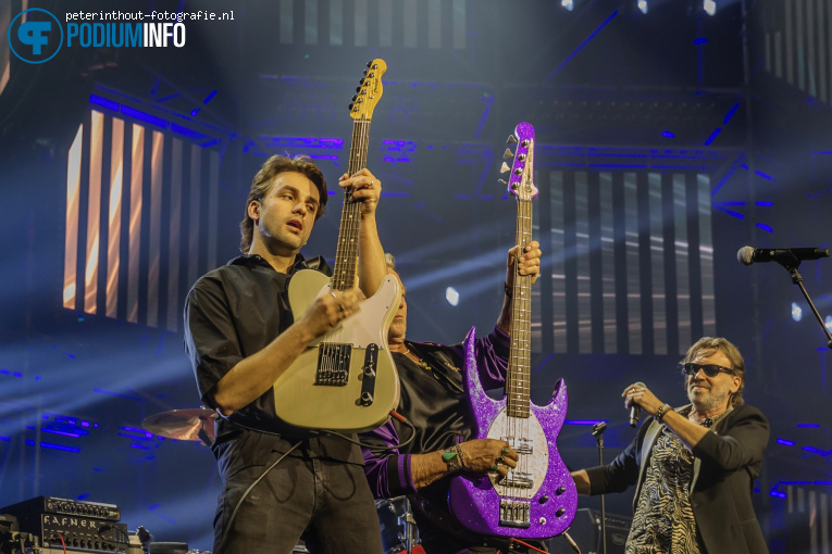 Coming On Strong op The Tribute - Live in Concert - 17/04 - Ziggo Dome foto