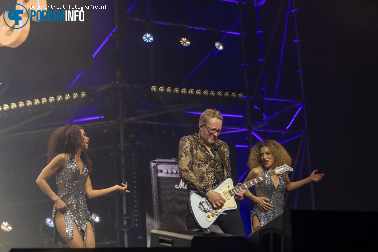 Donna's Hot Stuff op The Tribute - Live in Concert - 17/04 - Ziggo Dome foto