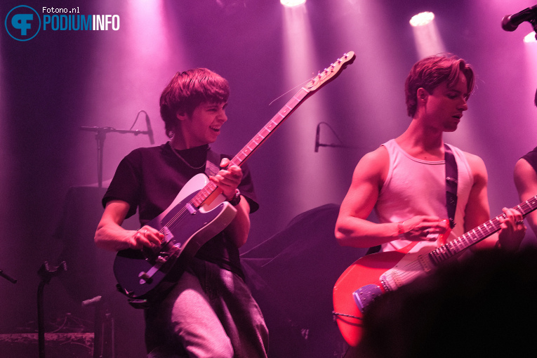 Individuals op STONE - 11/04 - Melkweg foto