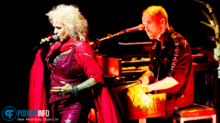 Dilana Smith op Dilana Smith - Legendary Men of Rock - 18/04 - Hoftheater foto