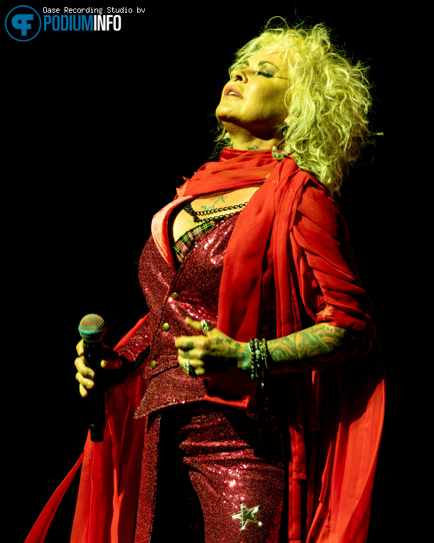 Dilana Smith op Dilana Smith - Legendary Men of Rock - 18/04 - Hoftheater foto
