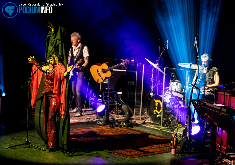 Dilana Smith op Dilana Smith - Legendary Men of Rock - 18/04 - Hoftheater foto