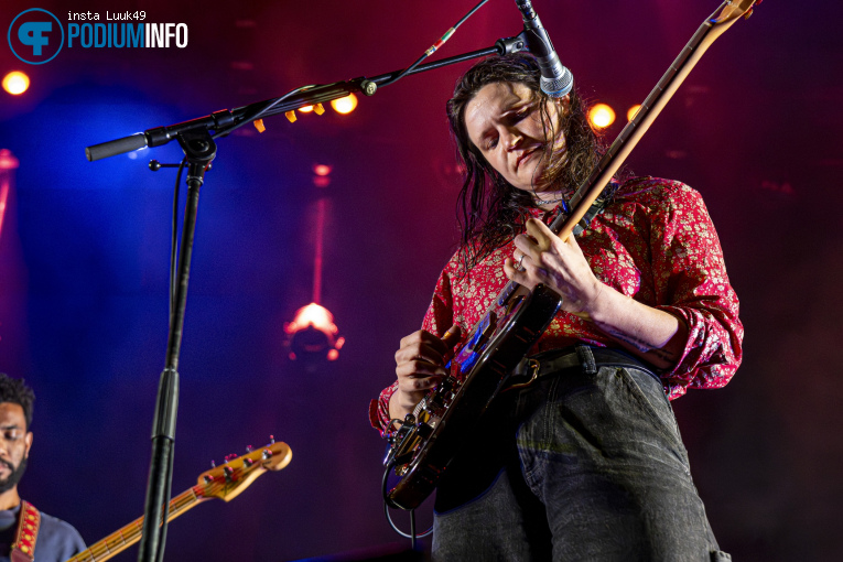 Big Thief op Big Thief - 21/04 - AFAS Live foto