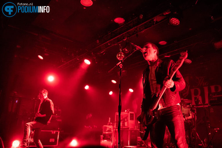 The Cribs op The Cribs - 17/04 - Tolhuistuin foto