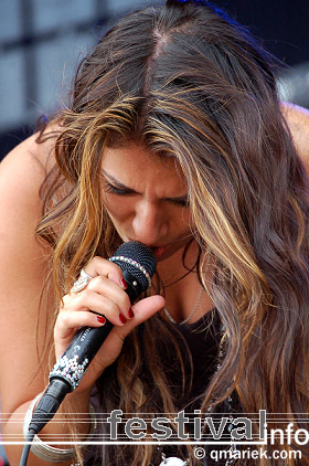 Gabriella Cilmi op Zwarte Cross 2009 foto