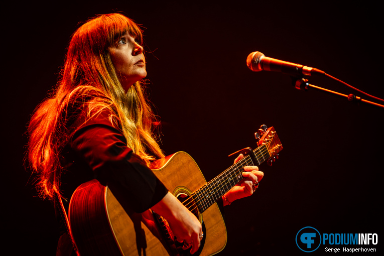 Courtney Marie Andrews op Glen Hansard - 02/05 - TivoliVredenburg foto