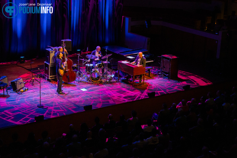 Julian Lage Quartet op Julian Lage Quartet - 09/05 - TivoliVredenburg foto