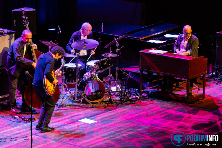 Julian Lage Quartet op Julian Lage Quartet - 09/05 - TivoliVredenburg foto
