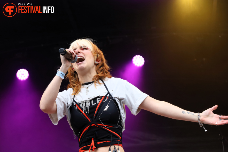 XXJULÍA op Bevrijdingsfestival Brabant 2026 foto