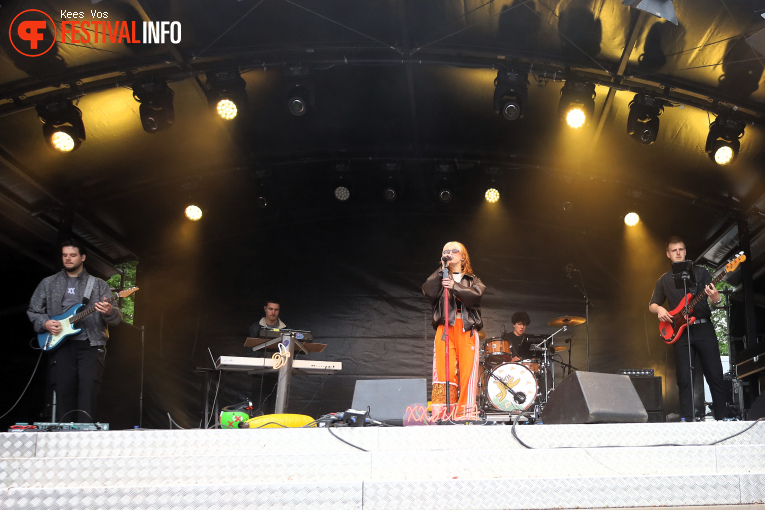 XXJULÍA op Bevrijdingsfestival Brabant 2026 foto
