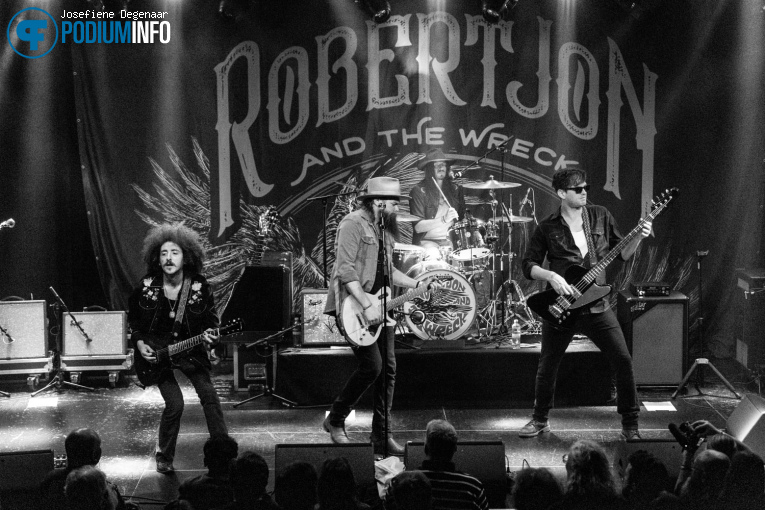 Robert Jon & The Wreck op Robert Jon & The Wreck - 07/05 - Melkweg foto