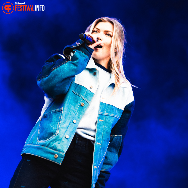 Hannah Mae op Bevrijdingsfestival Overijssel 2026 foto
