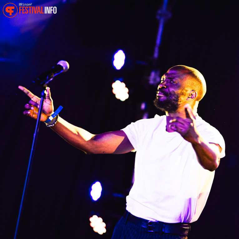 Joshua Idehen op Bevrijdingsfestival Overijssel 2026 foto