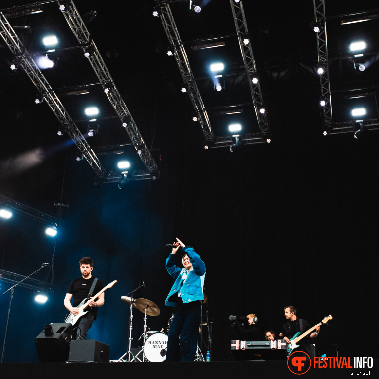 Hannah Mae op Bevrijdingsfestival Overijssel 2026 foto