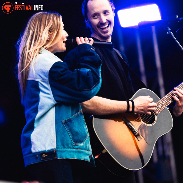 Hannah Mae op Bevrijdingsfestival Overijssel 2026 foto