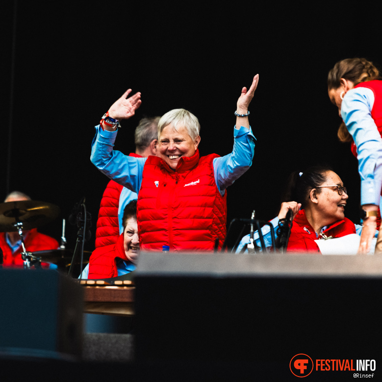 Jostiband op Bevrijdingsfestival Overijssel 2026 foto