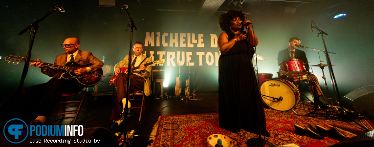 Michelle David & The True-tones op Michelle David & The True-tones - 08/05 - Burgerweeshuis foto