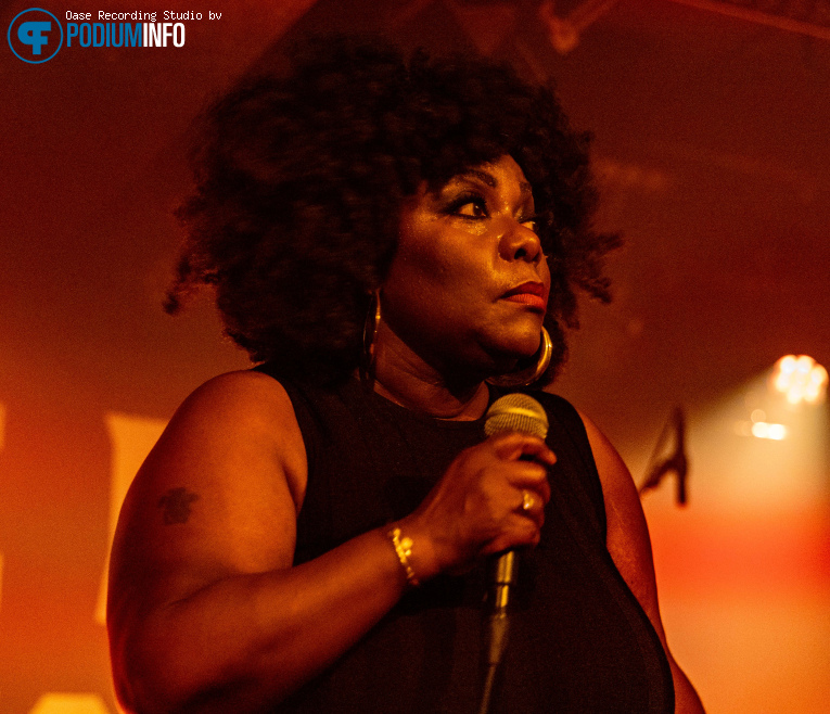 Michelle David & The True-tones op Michelle David & The True-tones - 08/05 - Burgerweeshuis foto