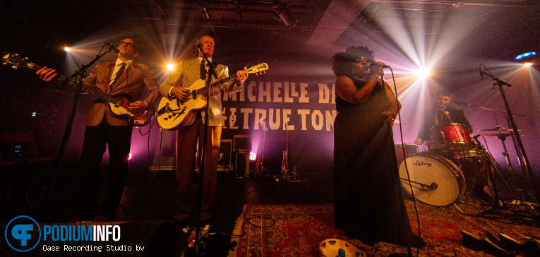 Michelle David & The True-tones op Michelle David & The True-tones - 08/05 - Burgerweeshuis foto
