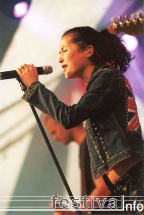 Foto Birgit Schuurman op Artquake 2001 Foto's