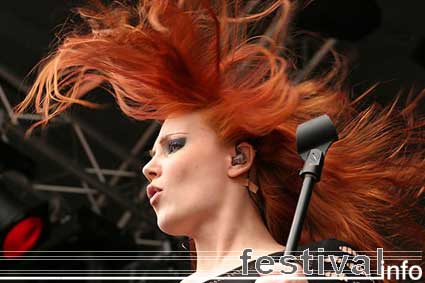 Epica op Bevrijdingsfestival Limburg foto