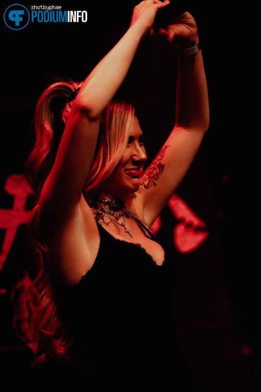 MIMI FOXX op Leah Kate - 10/05 - TivoliVredenburg foto