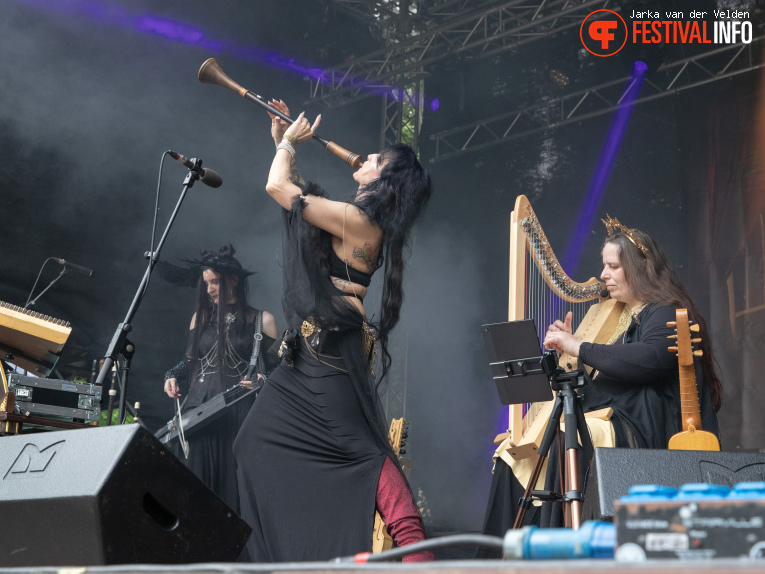 Bianca Stucker & Bruxas Solis op Wave-Gotik-Treffen 2026 foto