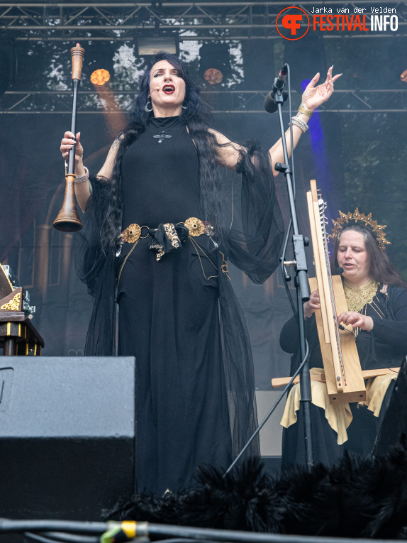 Bianca Stucker & Bruxas Solis op Wave-Gotik-Treffen 2026 foto