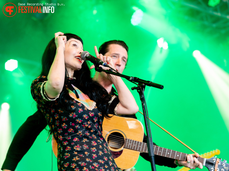 Grey DeLisle op Ribs & Blues 2026 foto