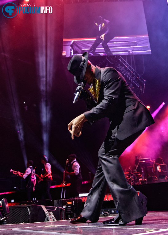 Ne-Yo op NE-YO & AKON - Nights Like This Tour - 15/05 - Ziggo Dome foto