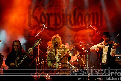 Korpiklaani op Summer Darkness 2009 foto