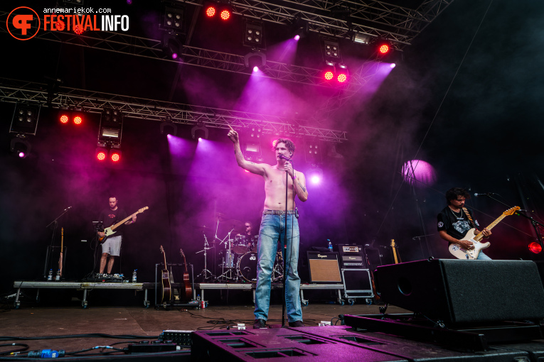 Micha (NL) op Dauwpop 2026 - Vrijdag foto