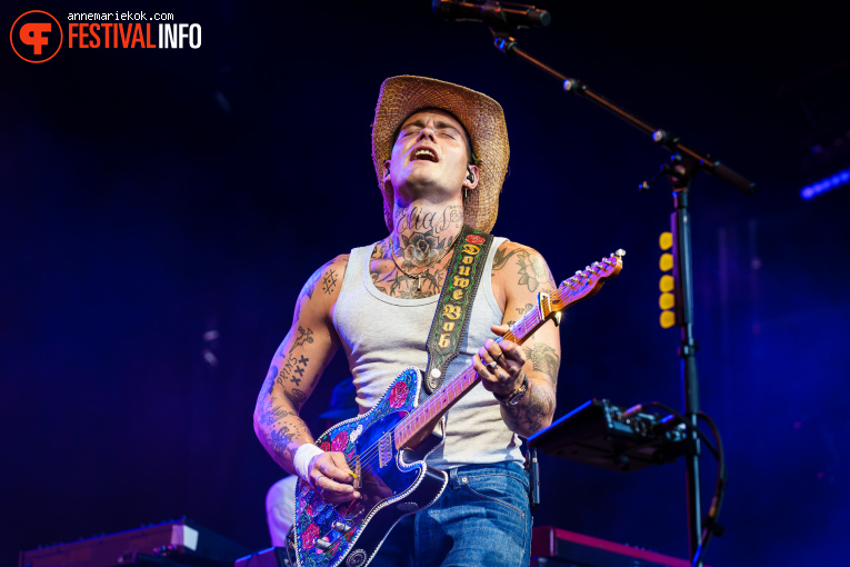 Douwe Bob op Dauwpop 2026 - Vrijdag foto